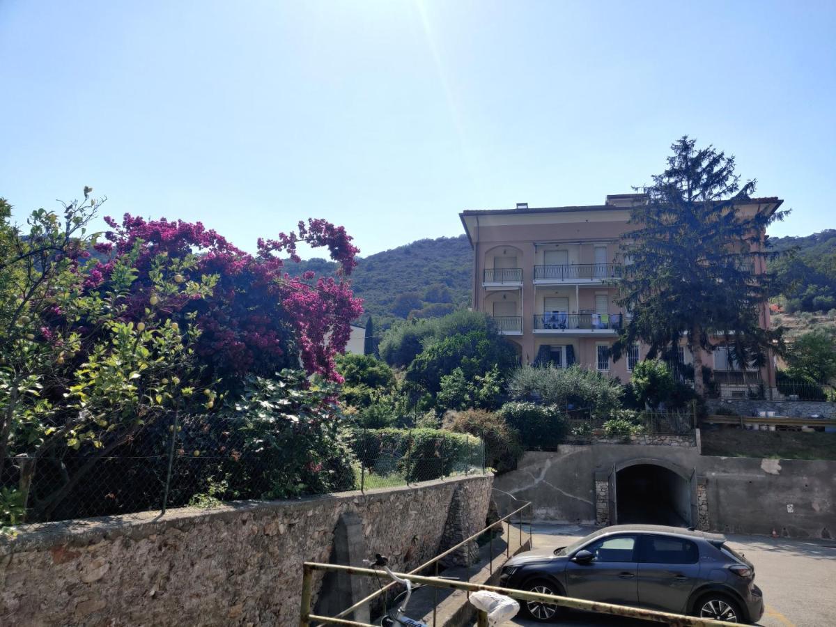 Sotto Il Cielo Apartment Finale Ligure Luaran gambar